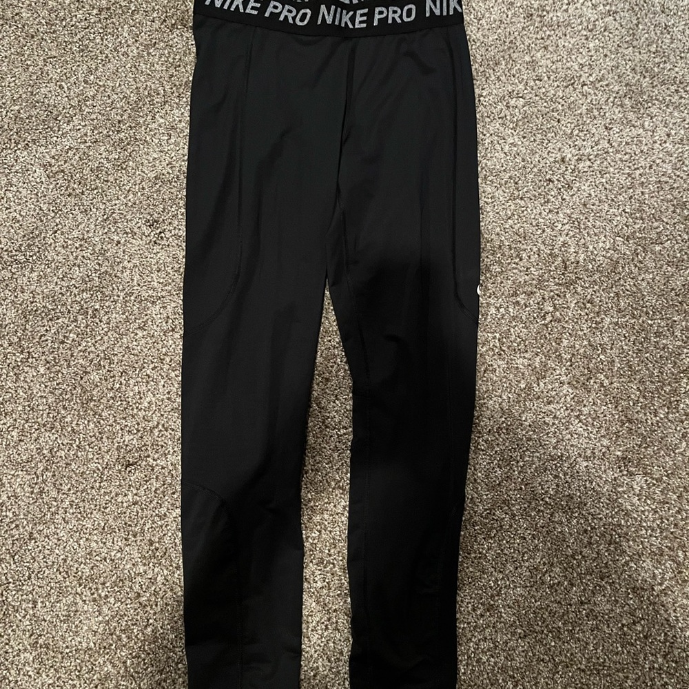 Size M Nike Pro leggings